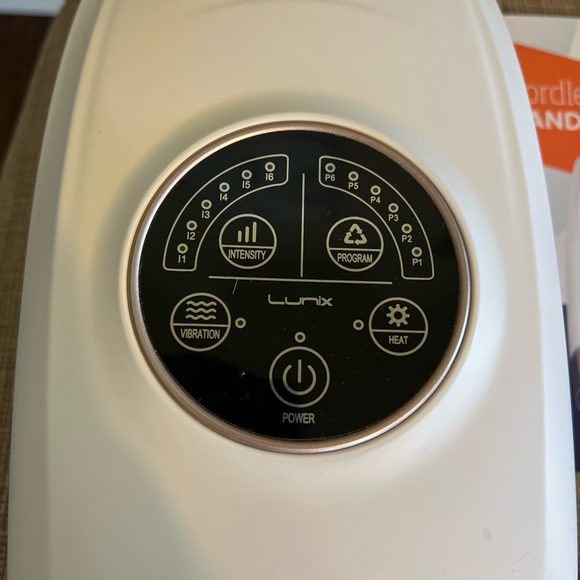 Lunix LX3 Hand Massager - Picture 2 of 4